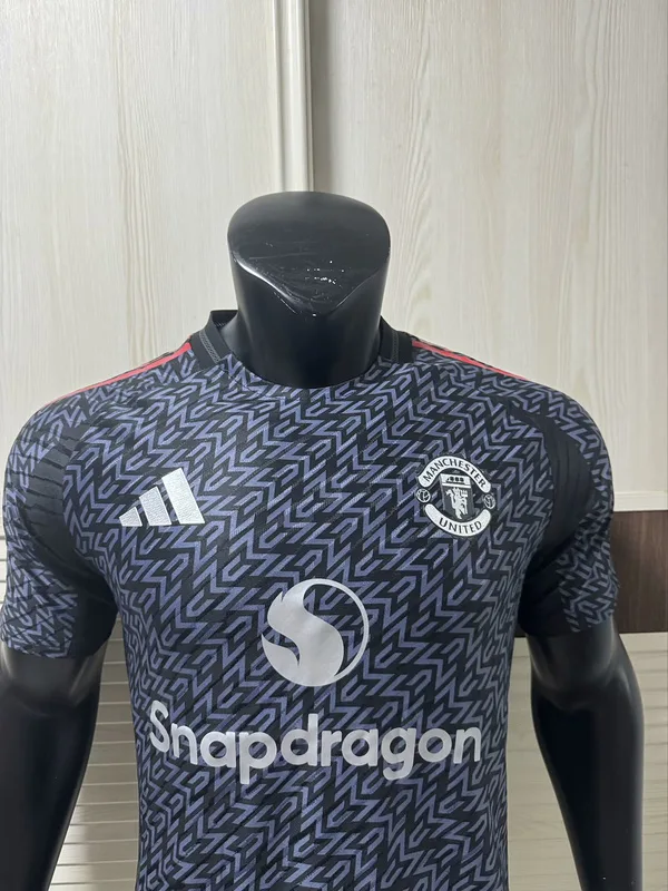 Manchester United 2025/26 Trikot Black M-U Player Verison — 1