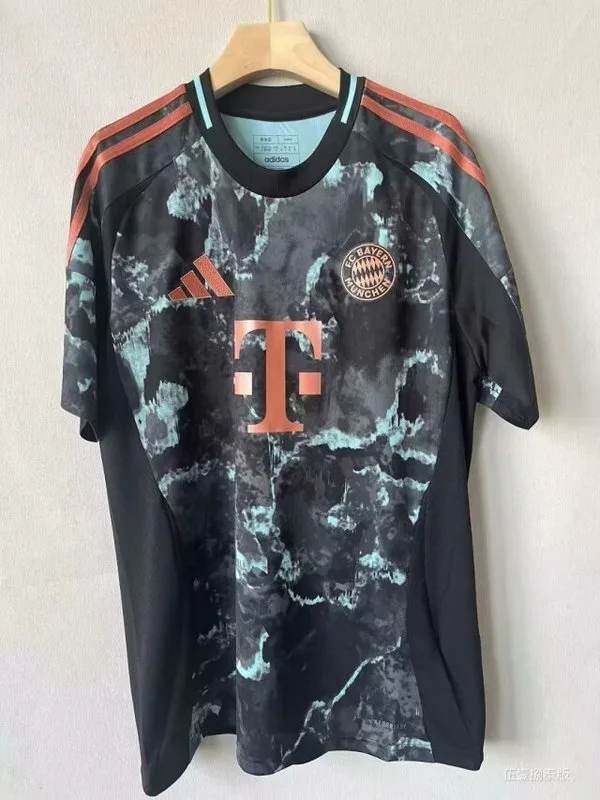 FC Bayern München 2024/25 Auswärts Trikot Kurzarm — 1