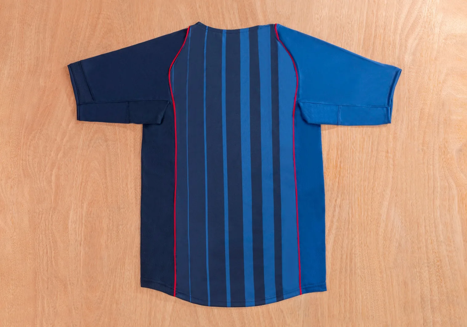 Barcelona 2004/05 Away Shirt — 1