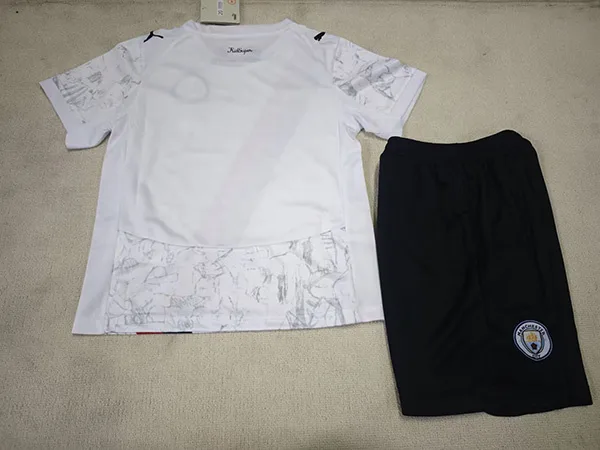 Manchester City 2025/26 Kids Kit