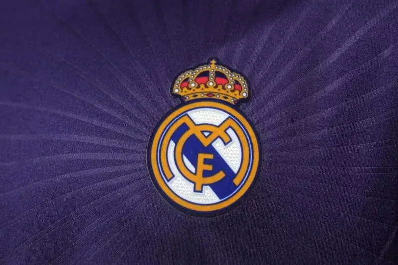 Real Madrid 2010/11 Third Shirt Long Sleeve Player Version Purple — 2