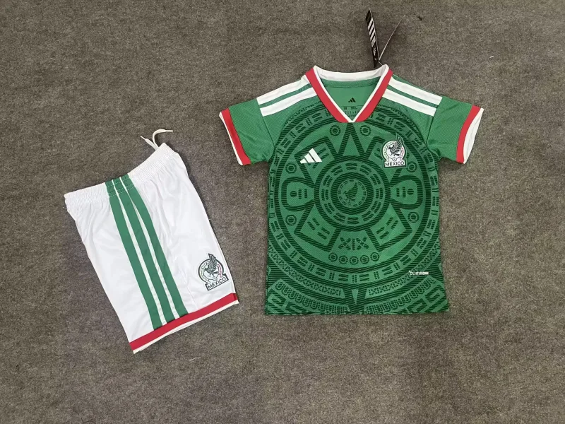 Mexico 2016/28 Home Kids Kit