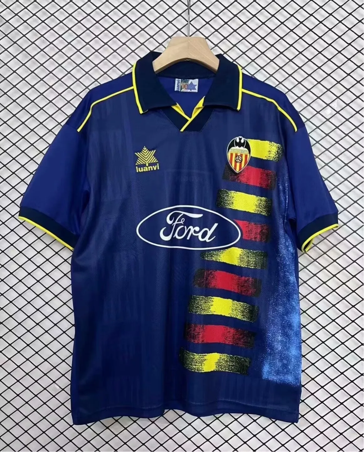 Valencia 1996/97 Away Shirt