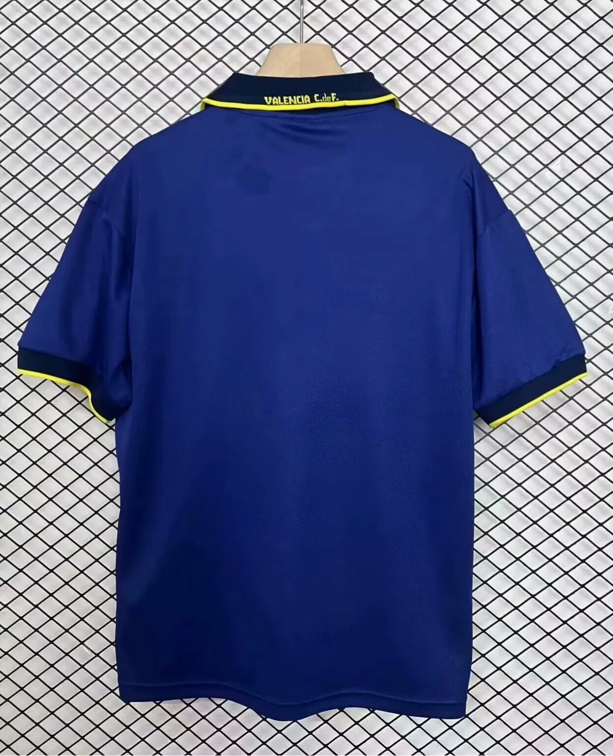 Valencia 1996/97 Away Shirt — 2