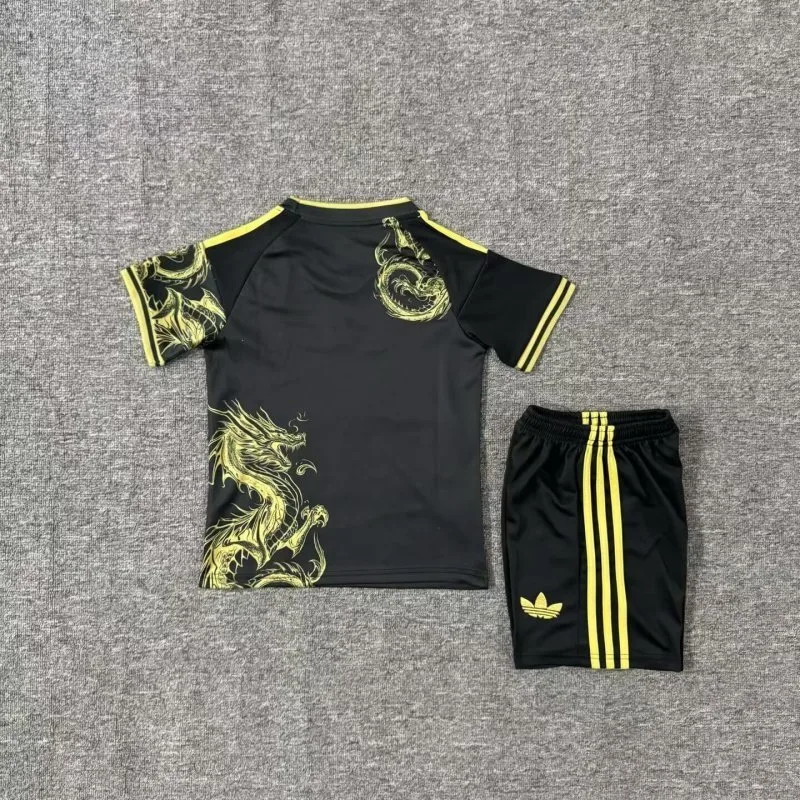 Real Madrid 2025/26 Set Kinder Sonderedition