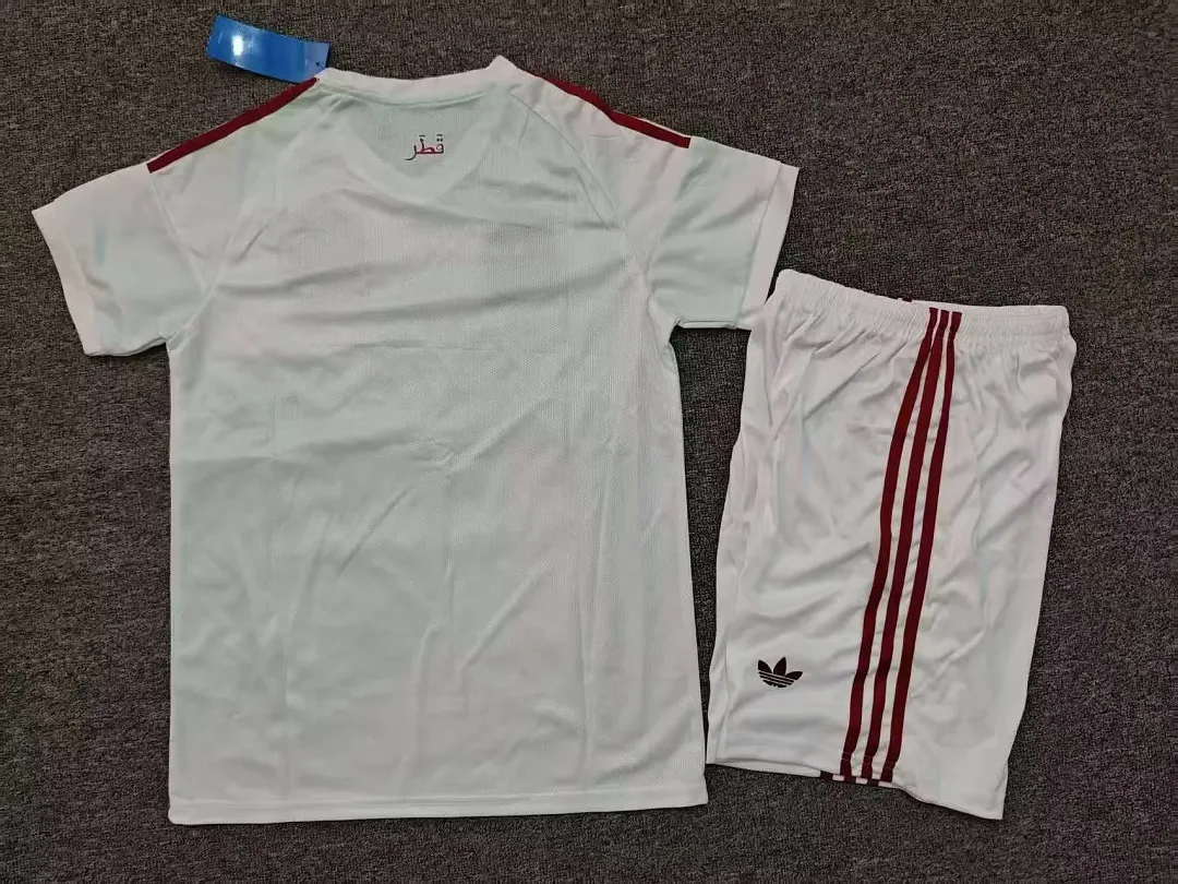 Qatar 2016/28 Away Kids Kit — 2