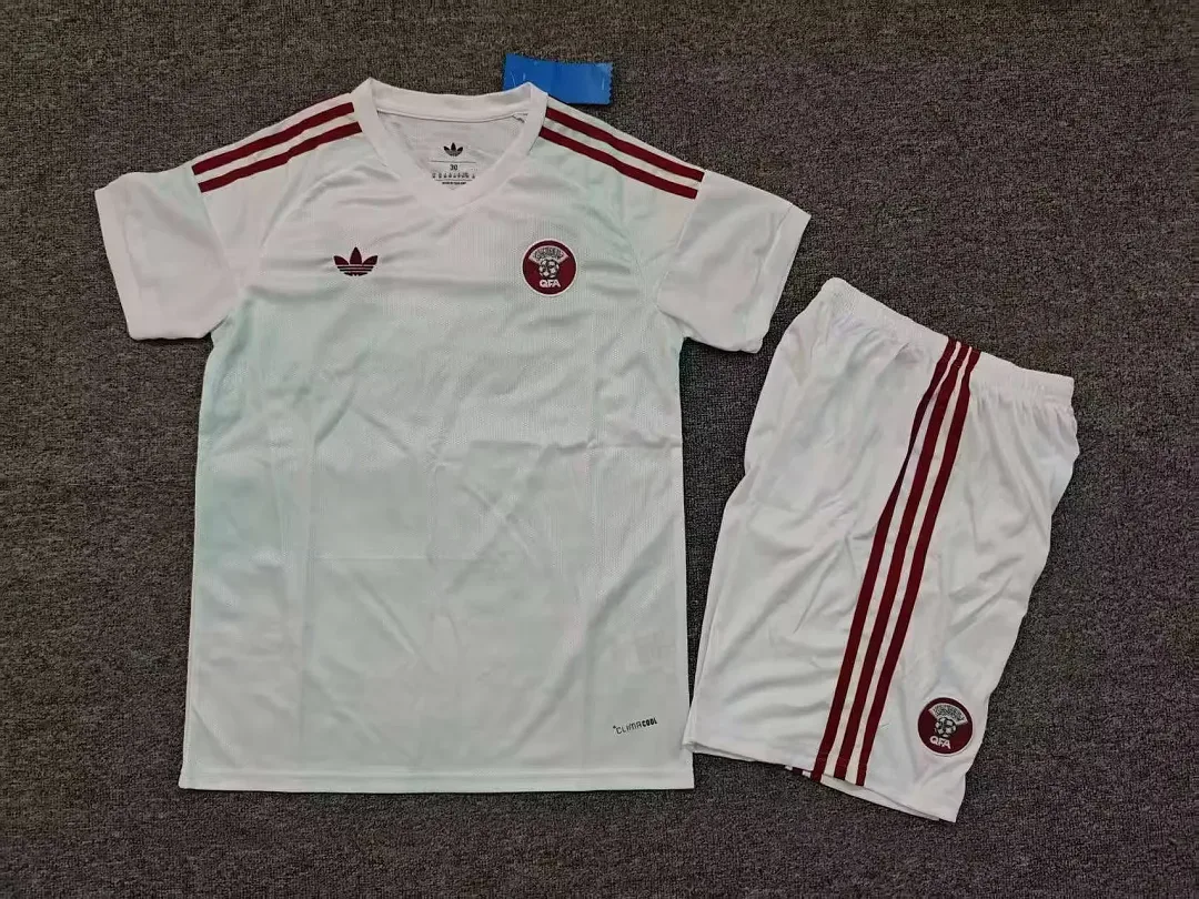 Qatar 2016/28 Away Kids Kit
