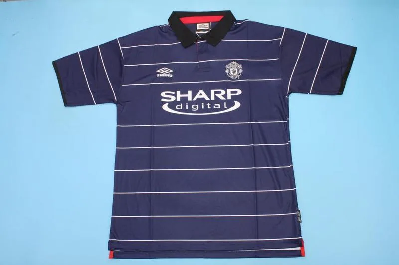 Manchester United 1999/00 Away Shirt