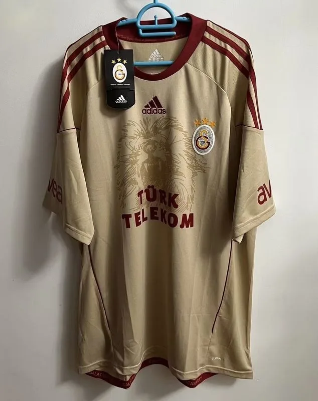 Galatasaray 2010/11 Away Shirt — 2
