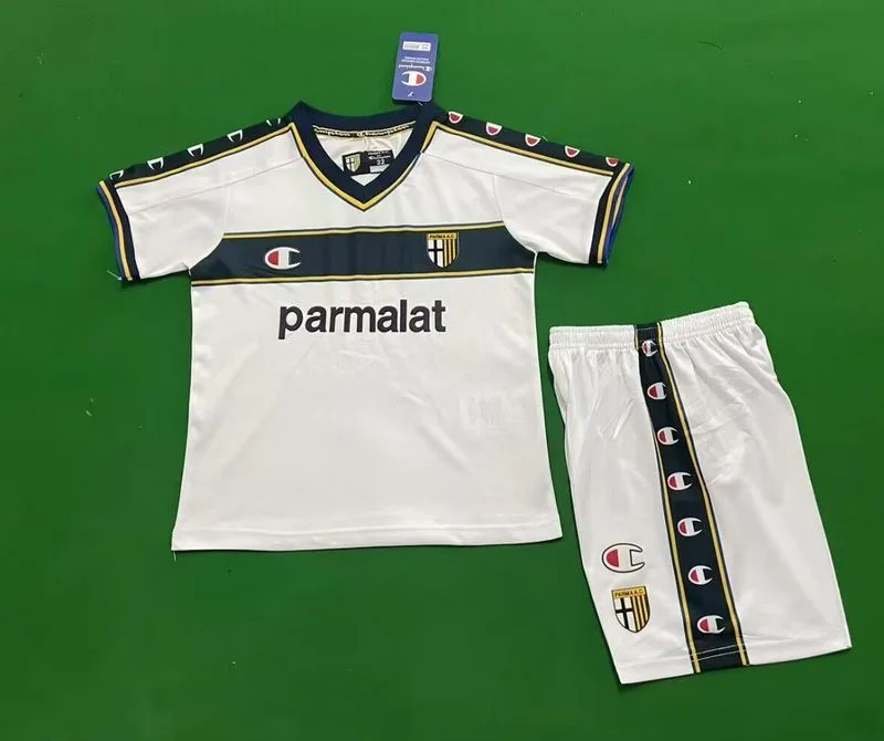 Parma 2002/03 Home Kids Kit