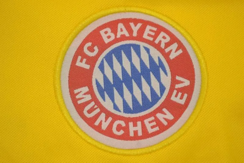 Bayern Munich 1993/95 Away Shirt Yellow — 2