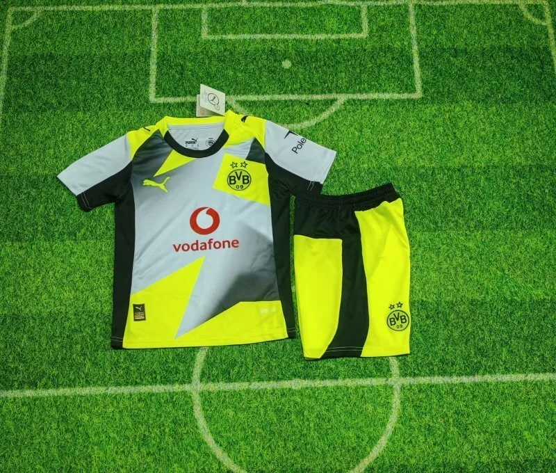 Borussia Dortmund 2025/26 Away Kids Kit