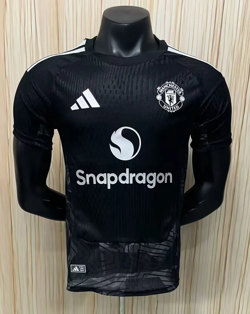 Manchester United 2026/27 Gardien Maillot Version Joueur Black — 1