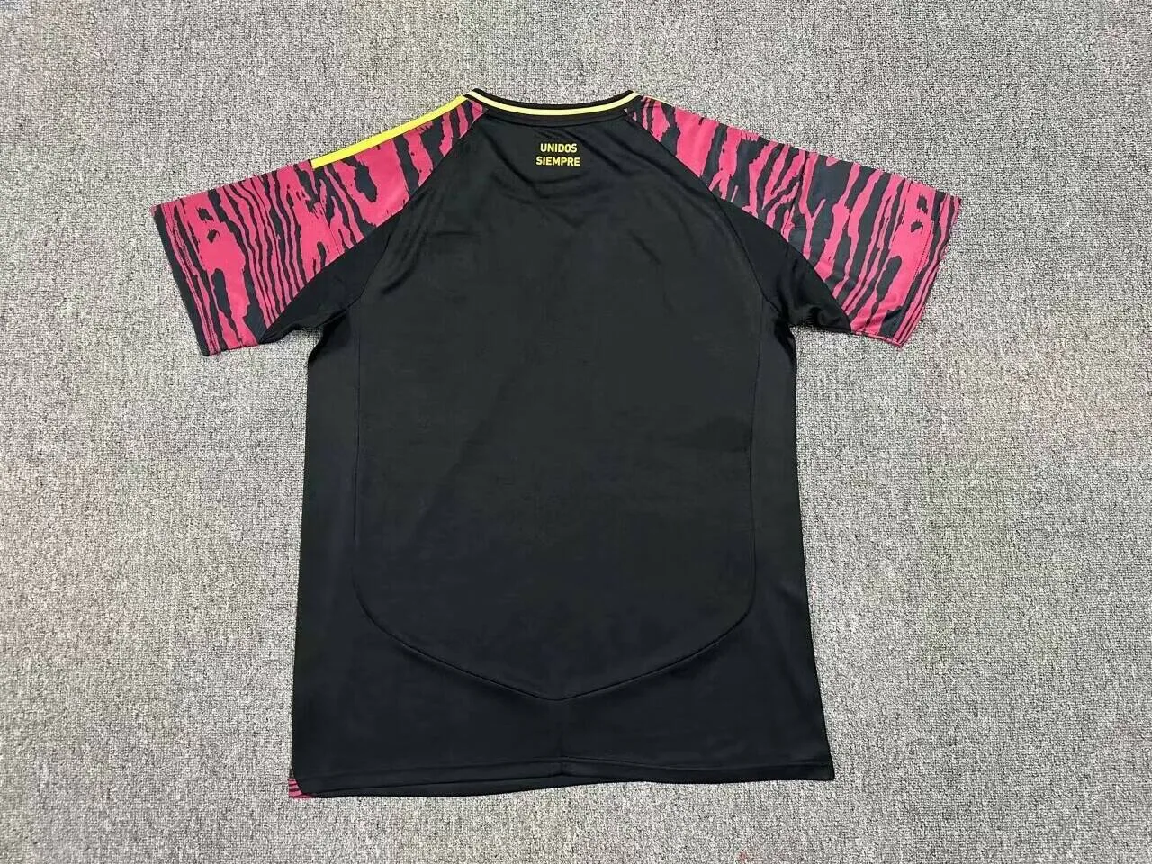 Pérou 2024/25 Extérieur Maillot Manches Courtes — 2