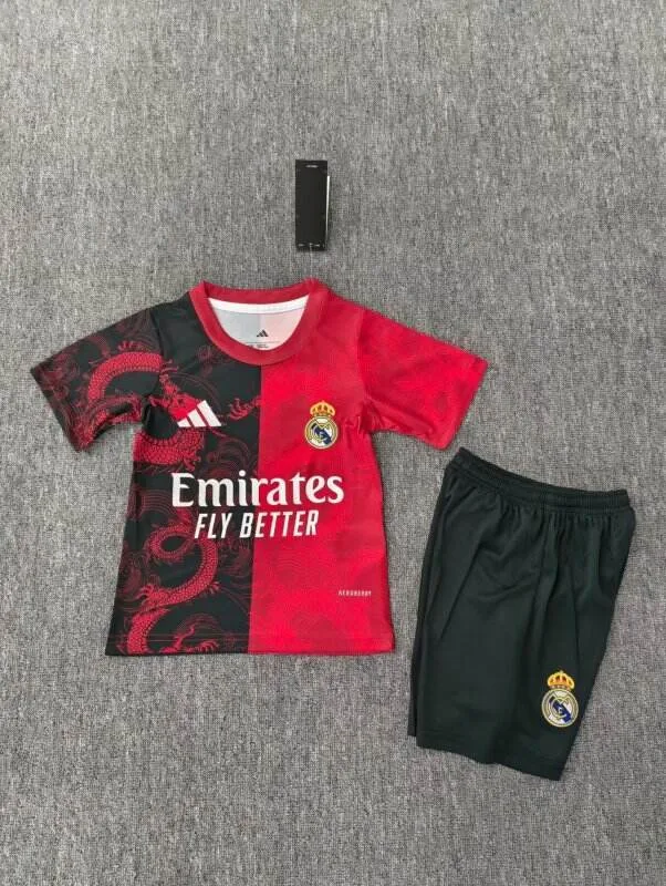 Real Madrid 2025/26 Set Kinder