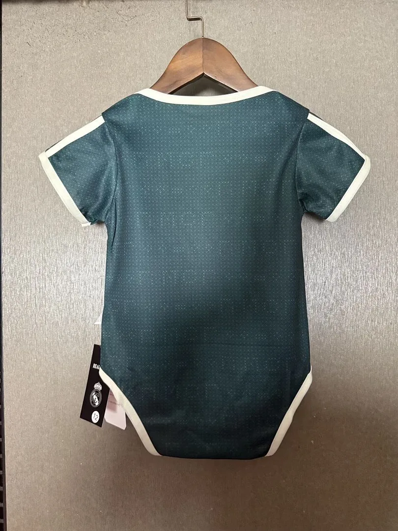 Real Madrid 2026/27 Auswärts Trikot Baby Green