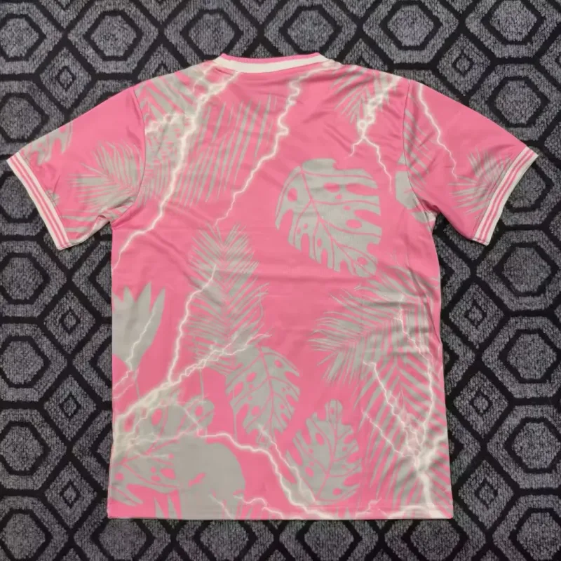 Real Madrid 2025/26 Camiseta Edición Especial Pink Flash — 2