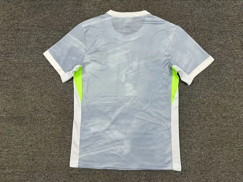 Wolfsburg 2025/26 Auswärts Trikot