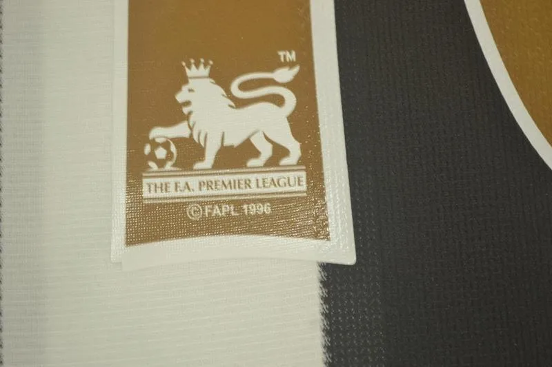 Newcastle United 2005/06 Home Shirt — 2