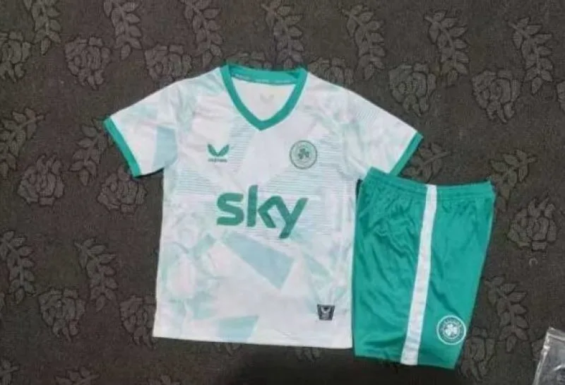 Ireland 2025/26 Away Kids Kit — 2