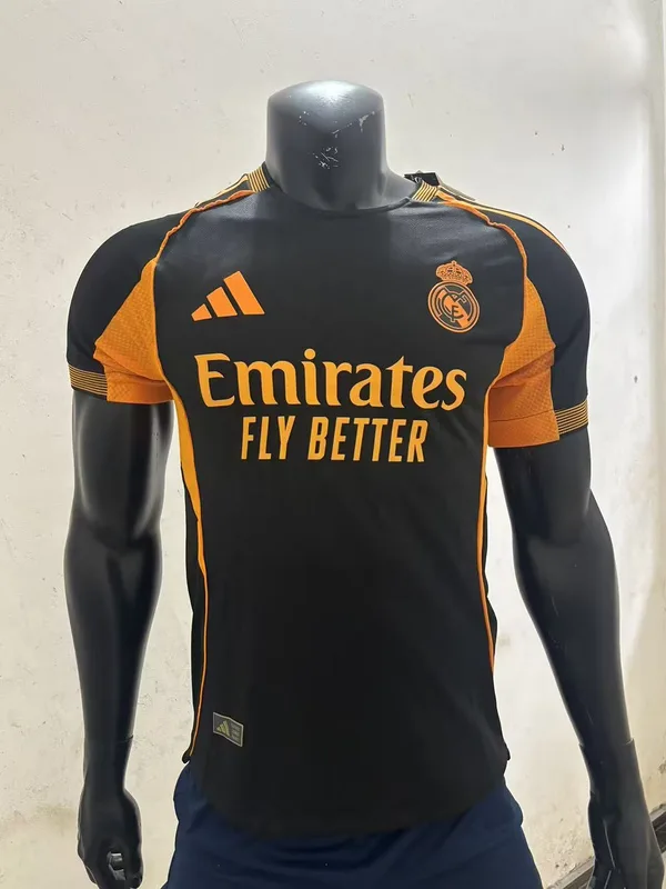 Real Madrid 2025/26 Camiseta Versión Jugador Edición Especial Black — 2