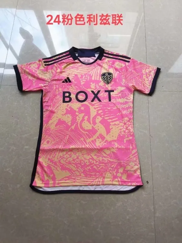 Leeds United 2023/24 Trikot Kurzarm Pink — 1