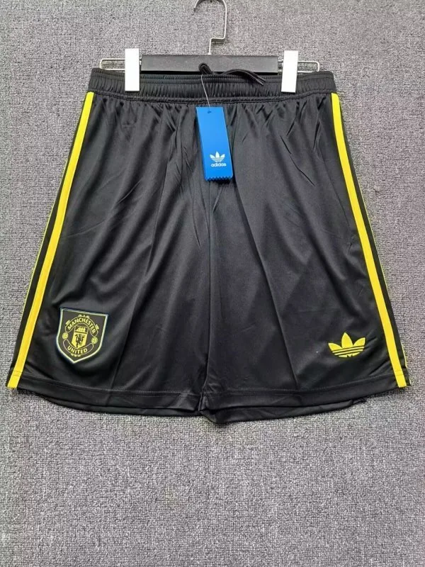 Manchester United 2025/26 Tercera Equipación Pantalón Corto — 1