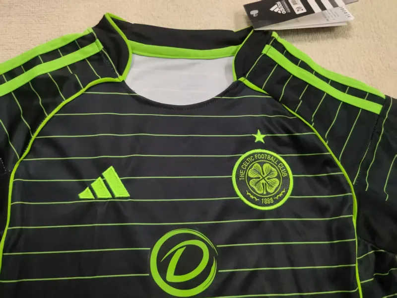 Celtic 2025/26 Away Kids Kit — 1
