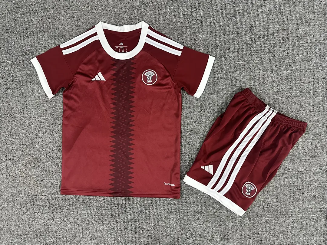 Qatar 2016/28 Home Kids Kit — 2