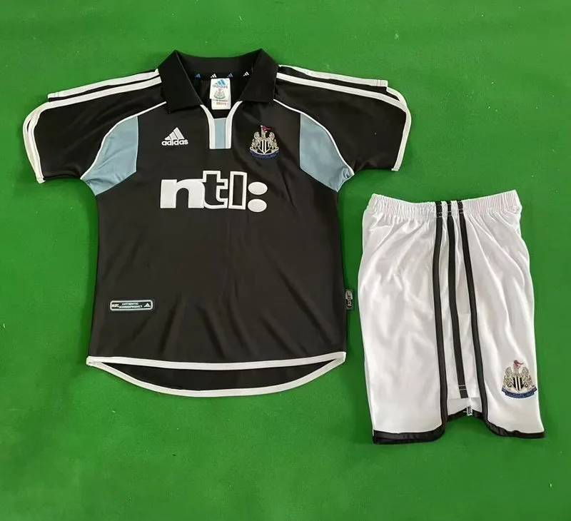 Newcastle United 2000/01 Away Kids Kit