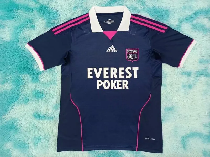 Lyon 2011/12 Away Shirt