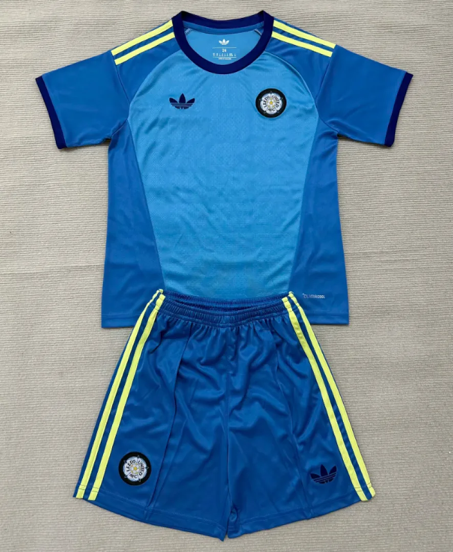 Leeds United 2026/27 Torwart Set Kinder Sky Blue — 2