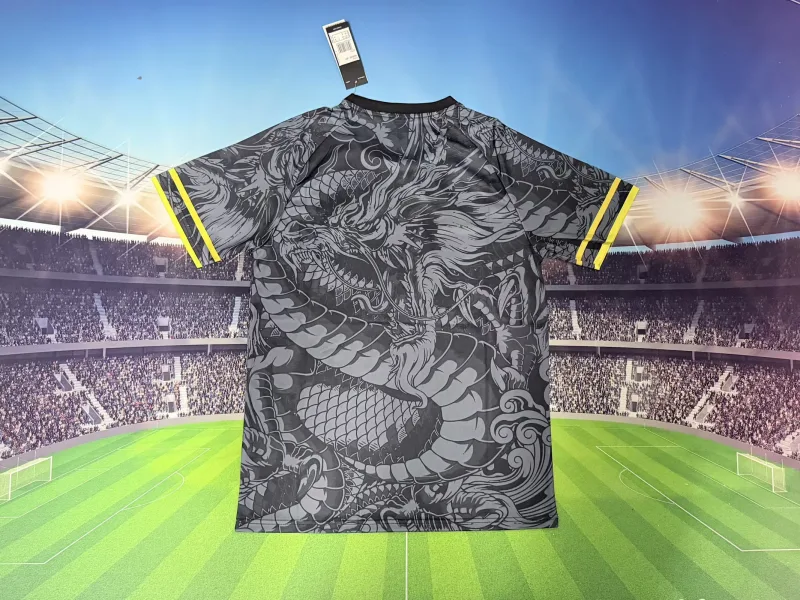 Real Madrid 2025/26 Camiseta Edición Especial Grey Dragon — 2