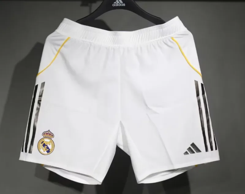 Real Madrid 2025/26 Heim Shorts Spielerversion