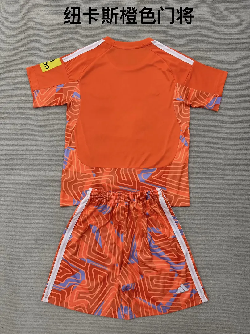 Newcastle United 2026/27 Torwart Set Kinder Orange — 2