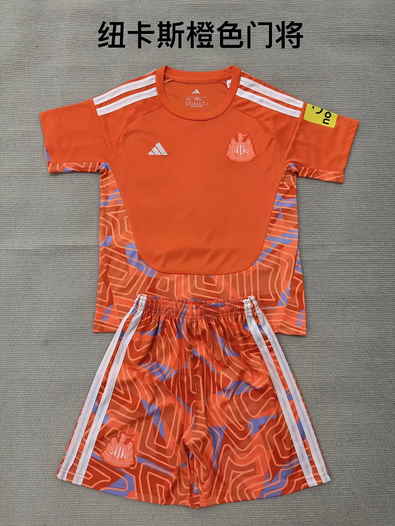 Newcastle United 2026/27 Torwart Set Kinder Orange