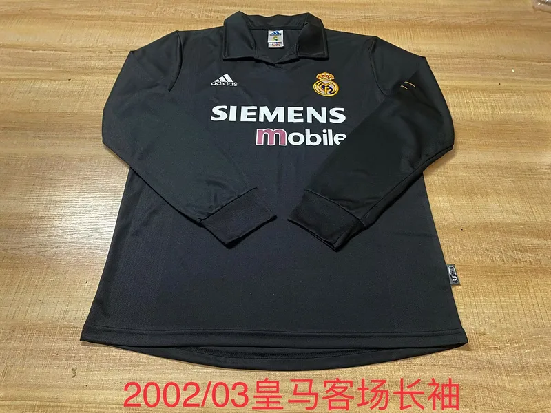 Real Madrid 2002/03 Away Shirt Long Sleeve Black