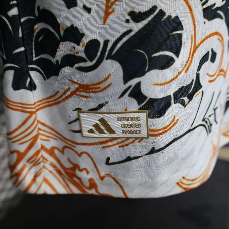 Real Madrid 2025/26 Camiseta Versión Jugador Edición Especial — 2