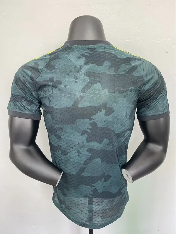 Real Madrid 2025/26 Camiseta Versión Jugador Green — 2